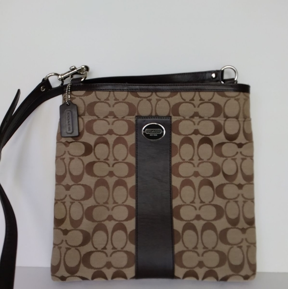 Coach Handbags - COACH Crossbody bag